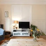 Flat between Parc Monceau&the Sacré Coeur